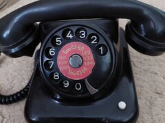 Telefon vechi, old,retro, de colectie, de decor din bachelita